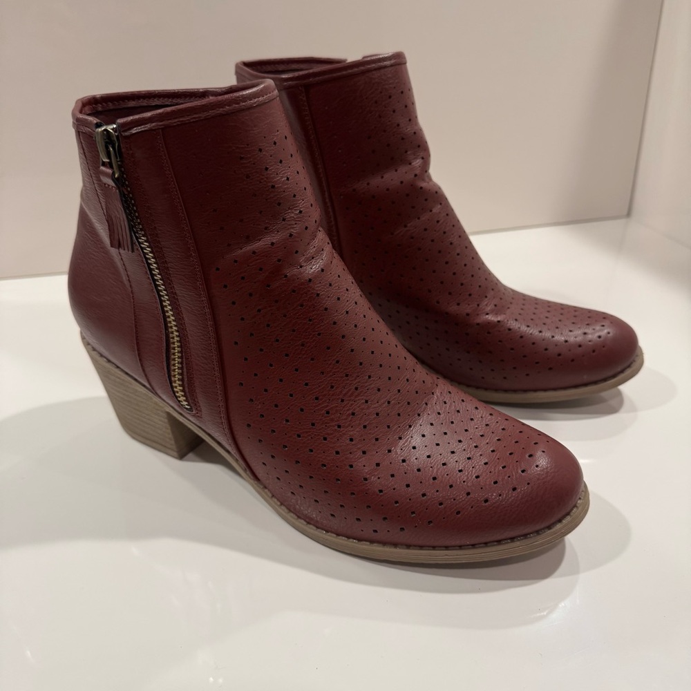 Journee Collection Meleny Faux Leather Ankle Booties Burgundy